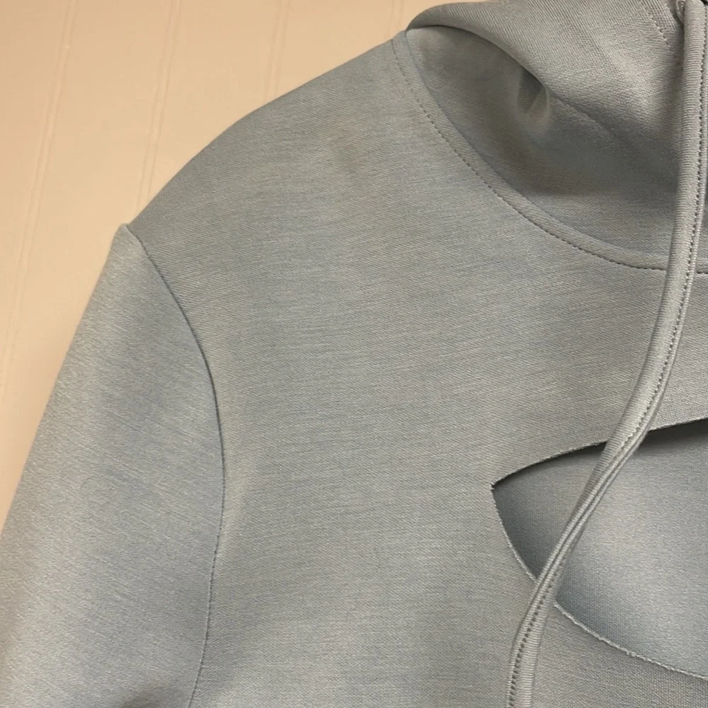 Buffbunny Balance Cropped Hoodie - Picture 4 of 13